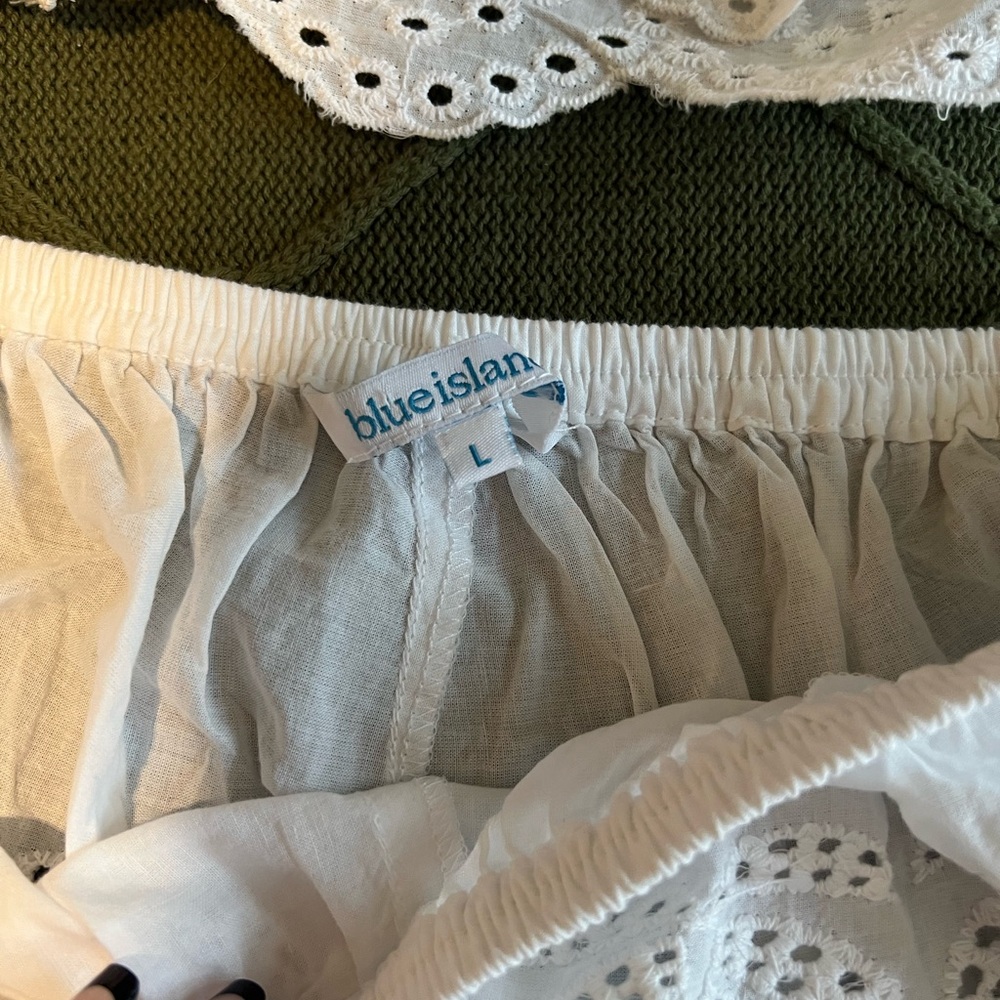 White Eyelet Lace Top and Shorts Set / Beach Coverup - Picture 5 of 15